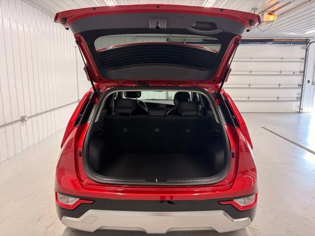 Used 2023 Kia Niro EX Touring FWD image 5