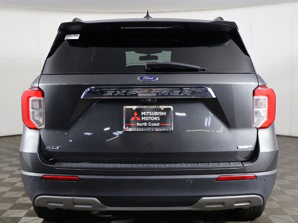 Used 2020 Ford Explorer XLT w/ Equipment Group 202A AWD/4WD image 11