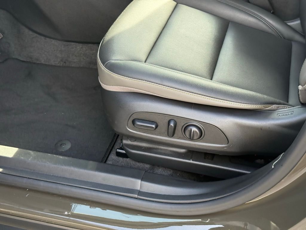 Used 2024 Chevrolet Trax ACTIV w/ Sunroof Package FWD image 23