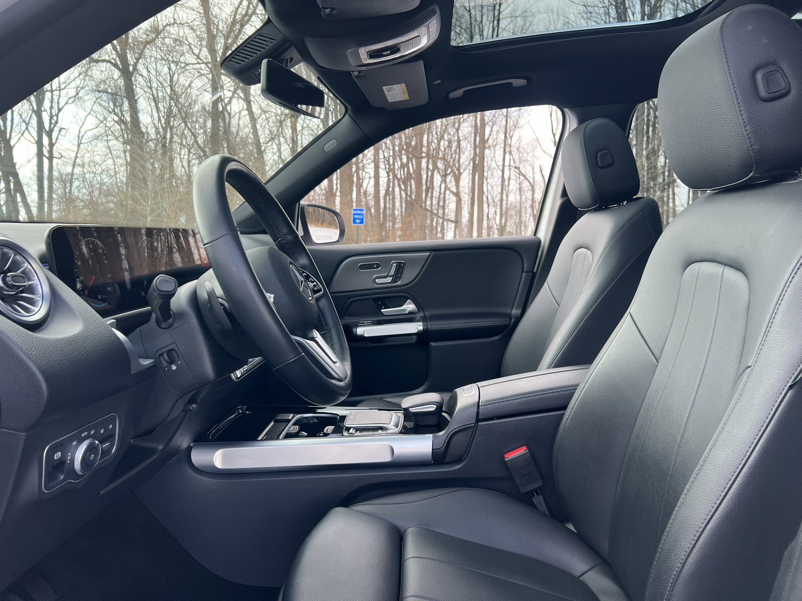 Used 2022 Mercedes-Benz GLB 250 4MATIC image 16