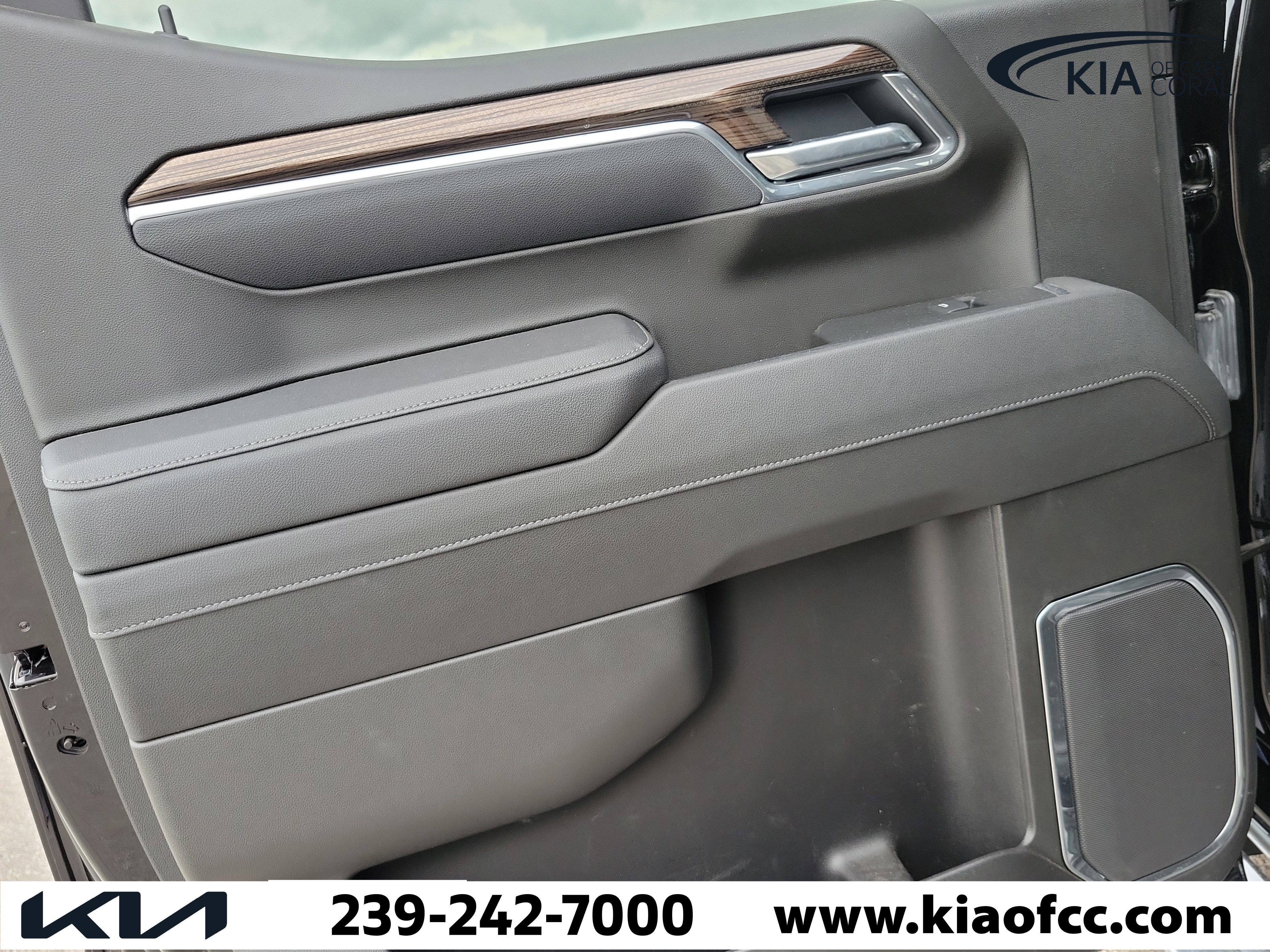 Used 2025 Chevrolet Silverado 1500 LT w/ Protection Package AWD/4WD image 9