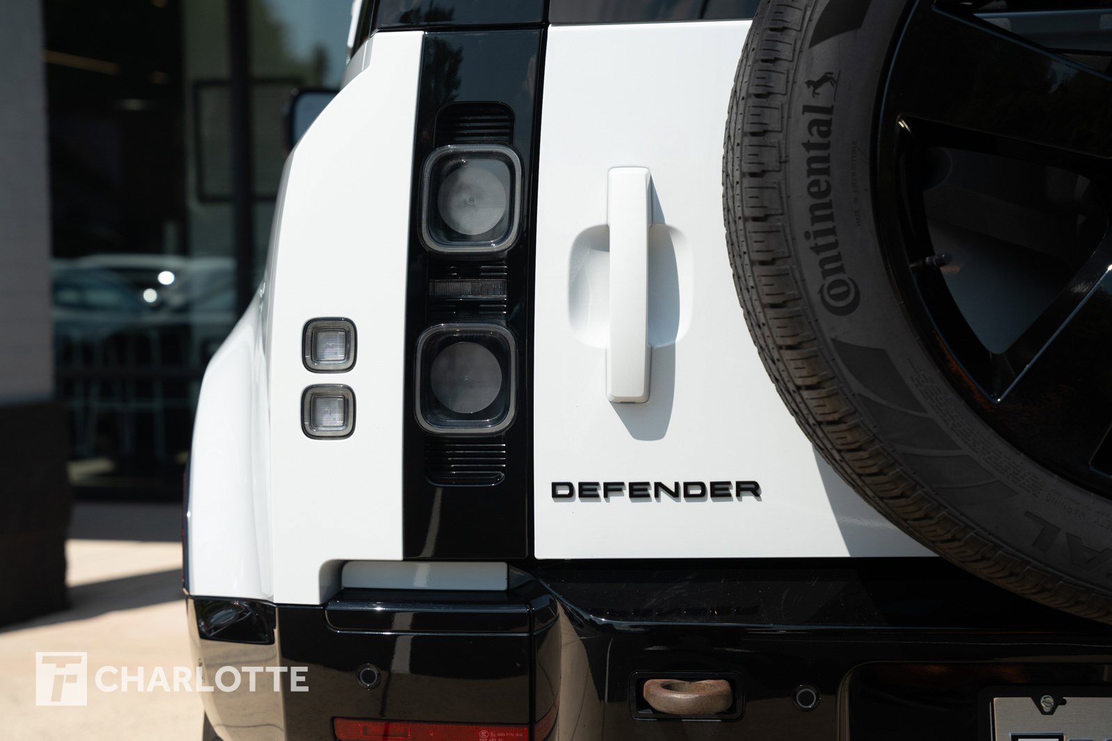 Used 2023 Land Rover Defender 110 V8 image 14