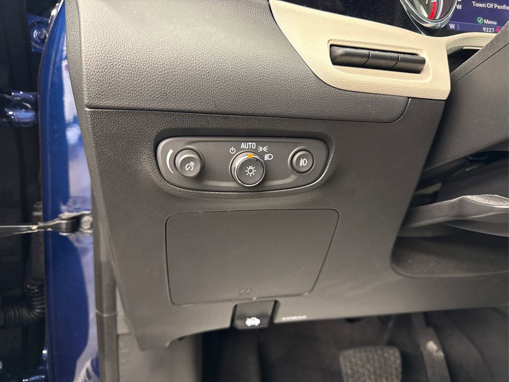 Used 2023 Buick Encore GX Essence w/ Advanced Technology Package image 26