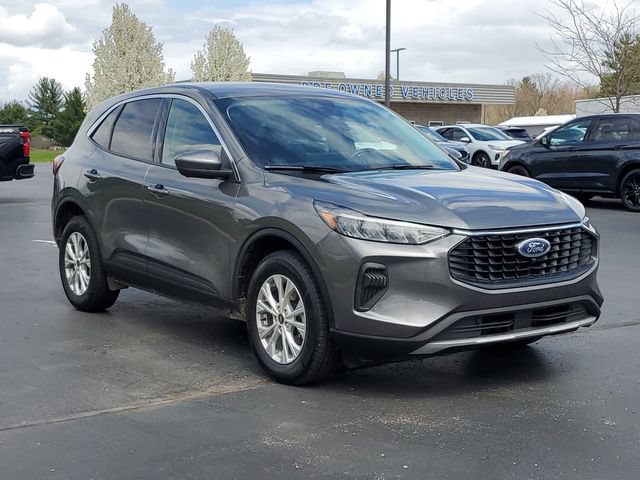 Certified 2023 Ford Escape Active w/ Tech Pack #2 AWD/4WD image 2