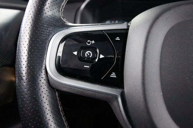 Used 2019 Volvo XC90 T6 R-Design w/ Advanced Package AWD/4WD image 17