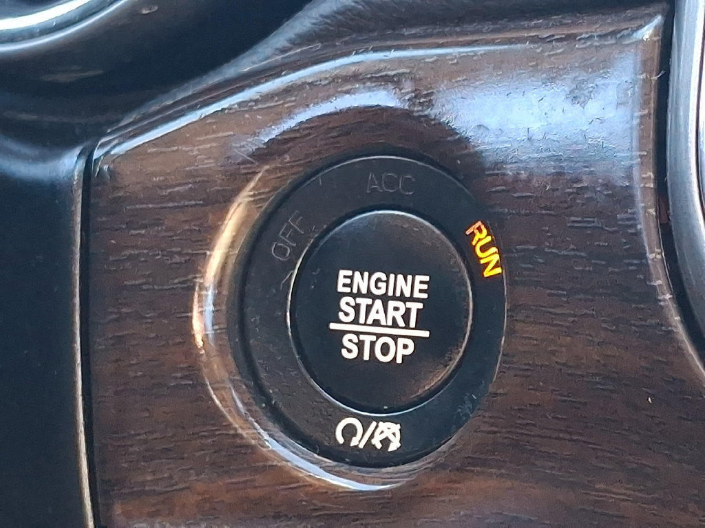 Used 2018 Jeep Grand Cherokee Limited AWD/4WD image 26