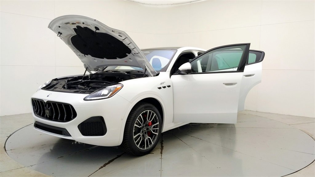 New 2024 Maserati Grecale GT image 18