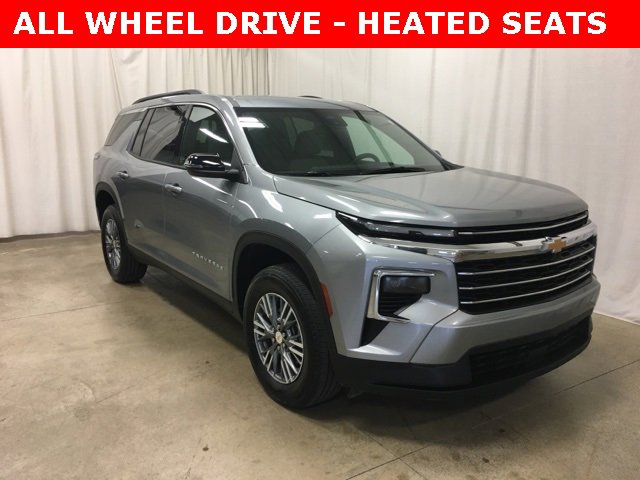 Used 2025 Chevrolet Traverse LT