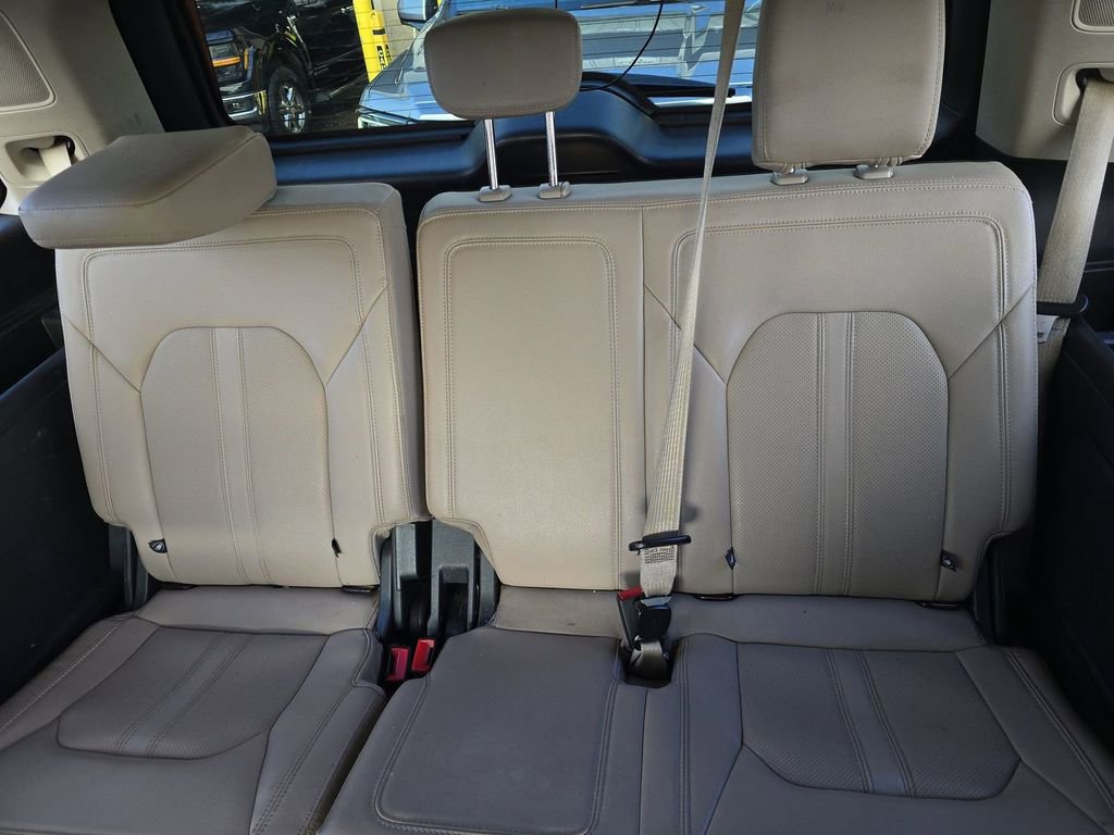 Used 2023 Ford Expedition Limited image 21