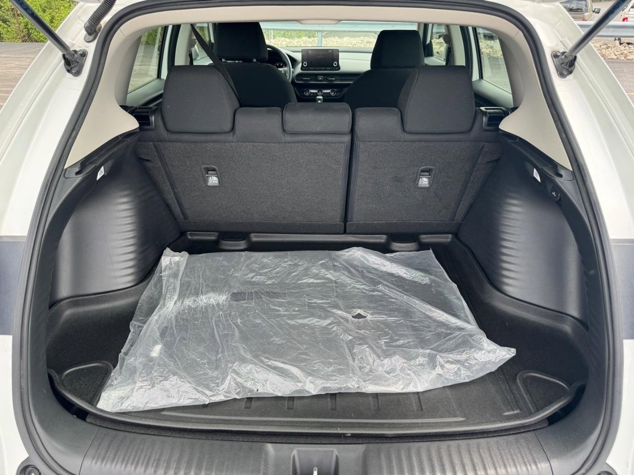Used 2024 Honda HR-V LX image 5