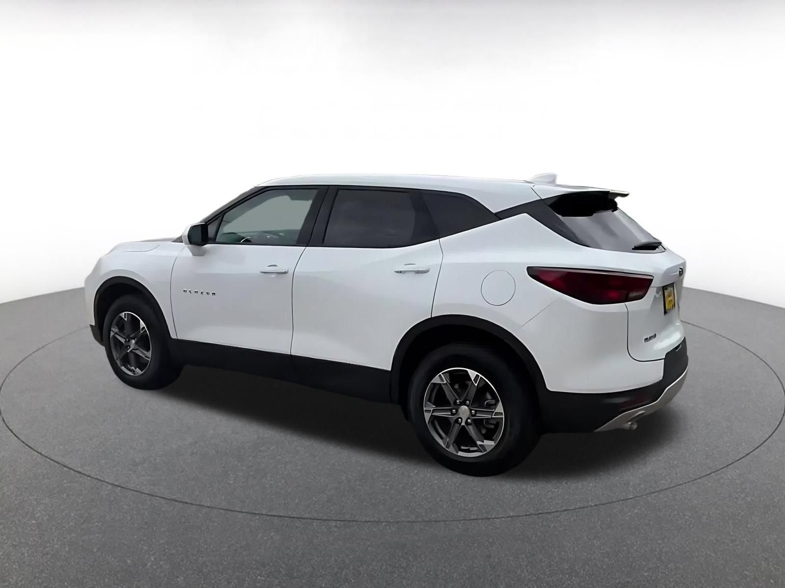 Used 2026 Chevrolet Blazer LT FWD image 10