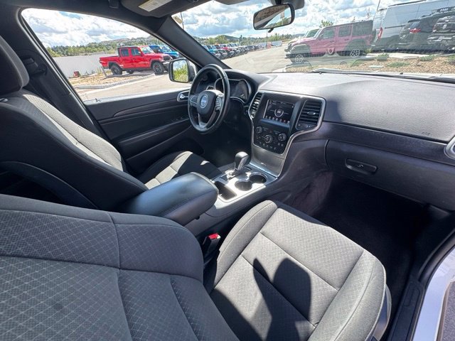 Certified 2018 Jeep Grand Cherokee Laredo AWD/4WD image 27