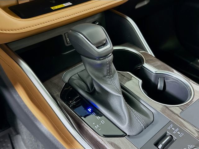 Used 2025 Toyota Highlander Platinum image 18