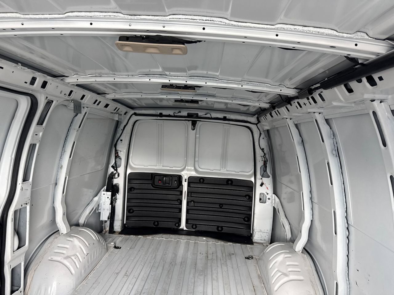 Used 2020 GMC Savana 2500 w/ Driver Convenience Package image 29