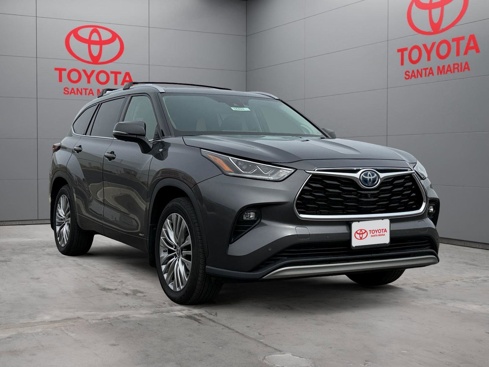 Used 2024 Toyota Highlander Platinum