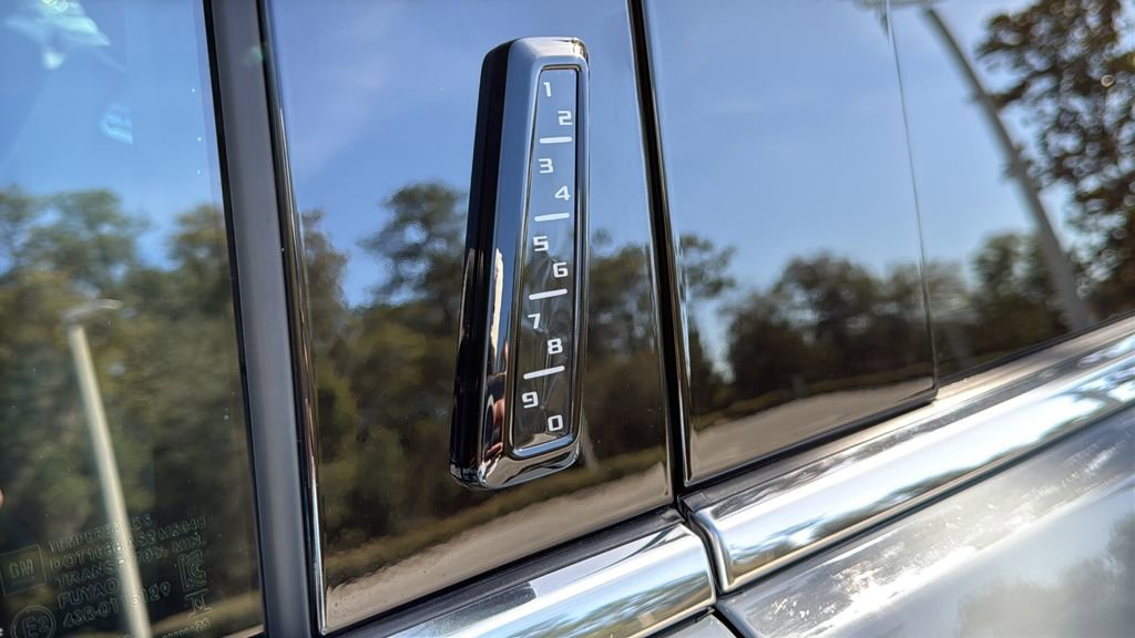 Used 2025 GMC Sierra 1500 Denali Ultimate image 25