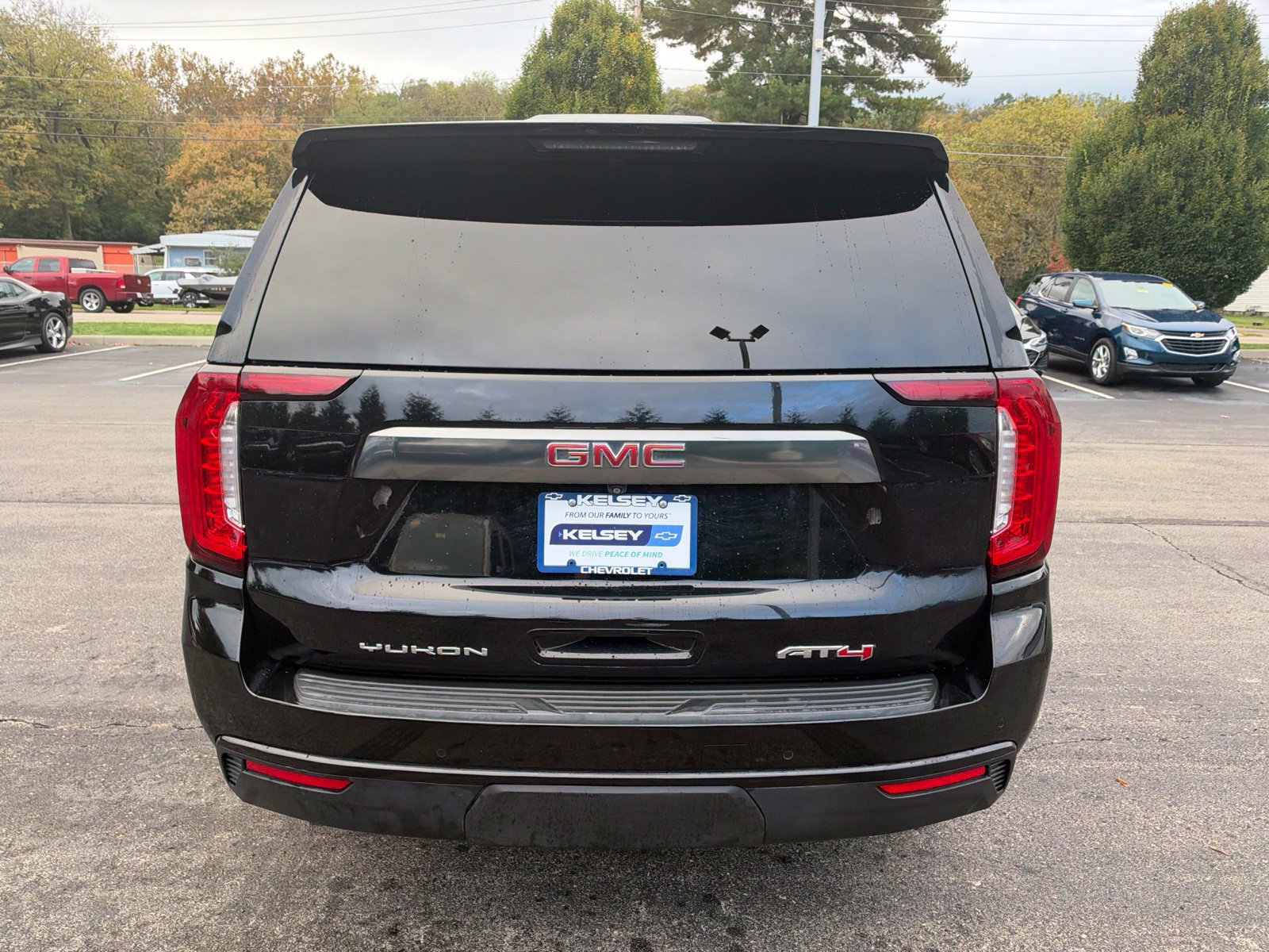 Used 2021 GMC Yukon XL AT4 w/ Rear Media and Nav Package AWD/4WD image 4
