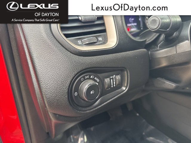 Used 2017 Jeep Renegade Latitude w/ Cold Weather Group image 14