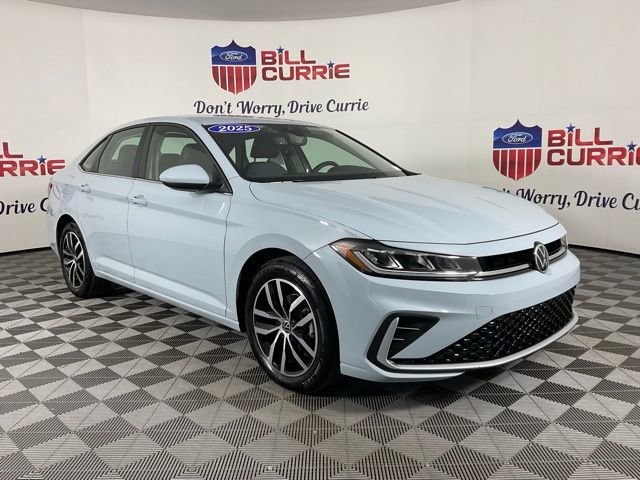 Used 2025 Volkswagen Jetta SE image 1