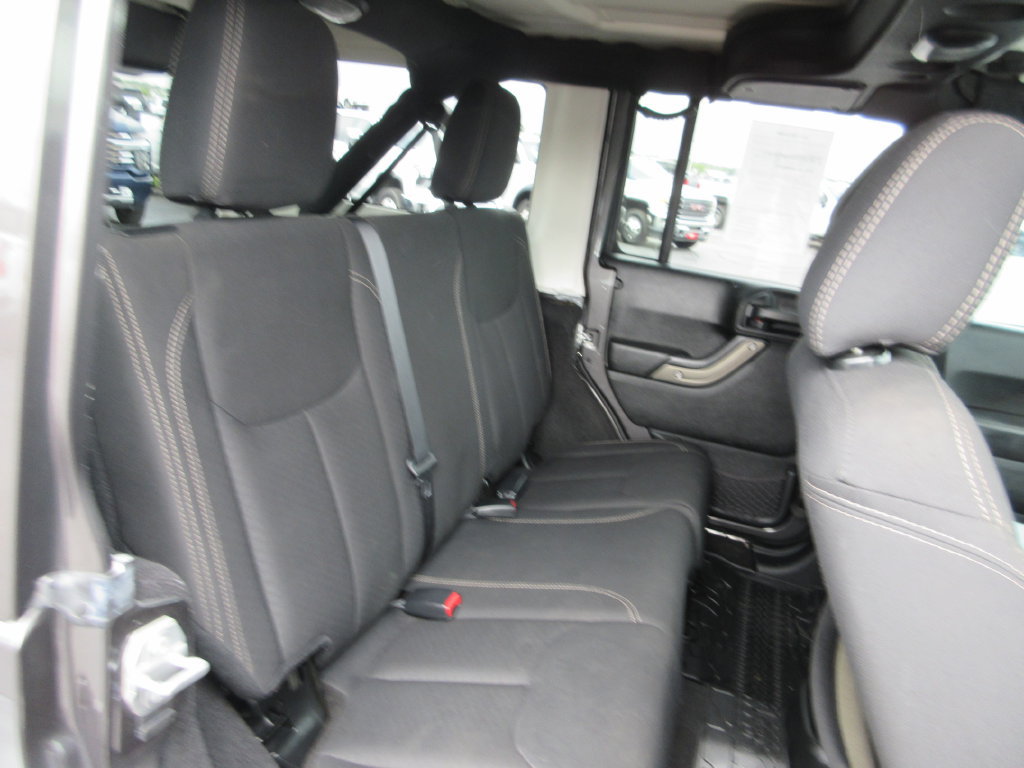 Used 2018 Jeep Wrangler Unlimited Sport AWD/4WD image 19