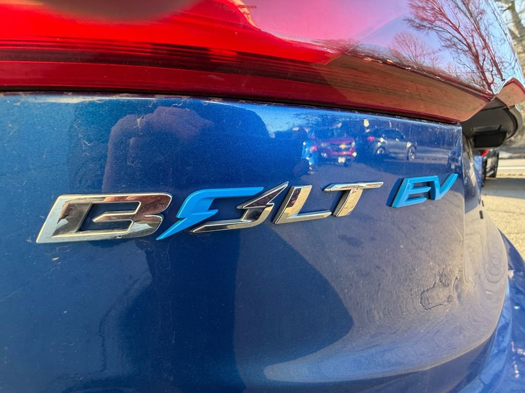 Used 2018 Chevrolet Bolt Premier w/ Driver Confidence II Package image 29