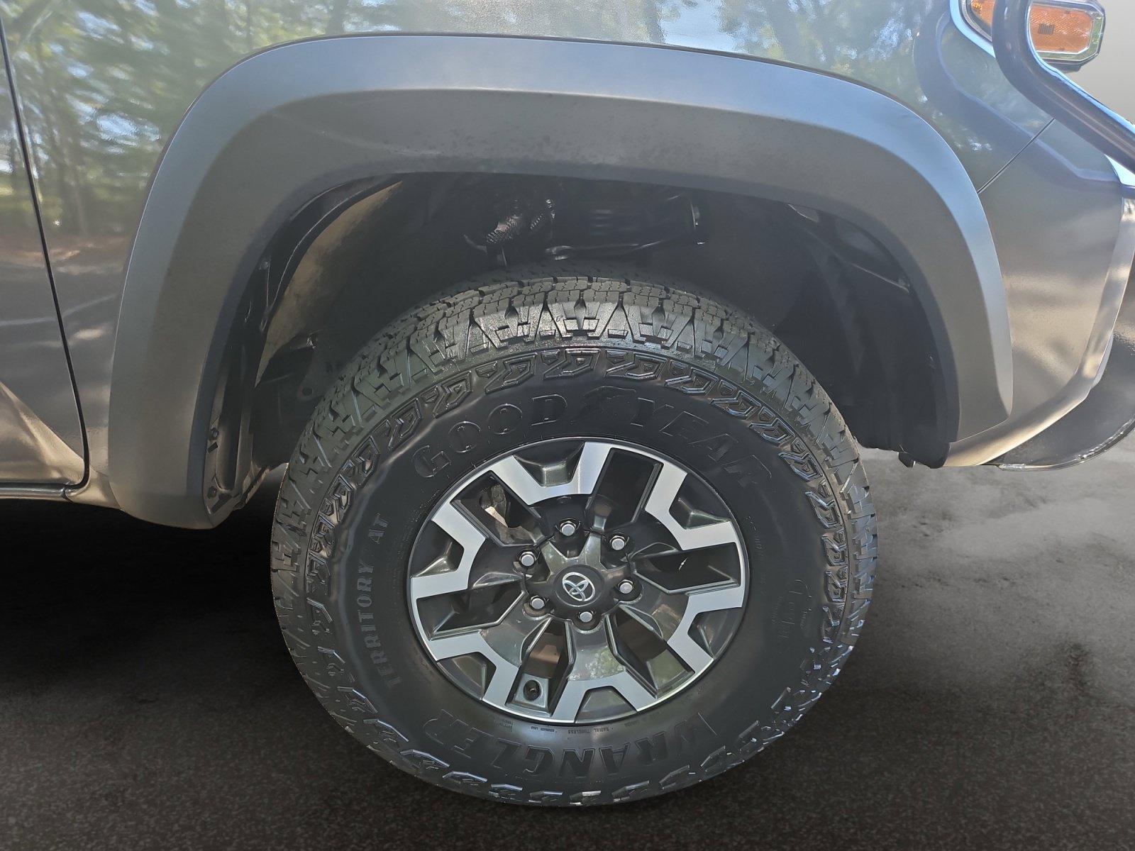 Used 2023 Toyota Tacoma TRD Off-Road w/ Technology Package AWD/4WD image 41