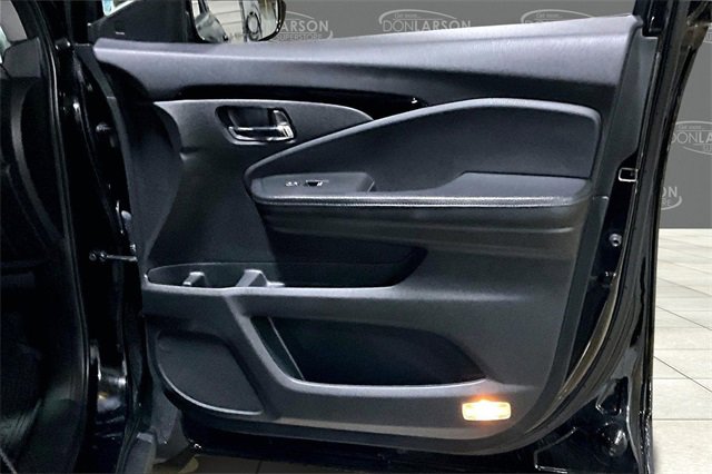 Used 2018 Honda Pilot Elite image 12