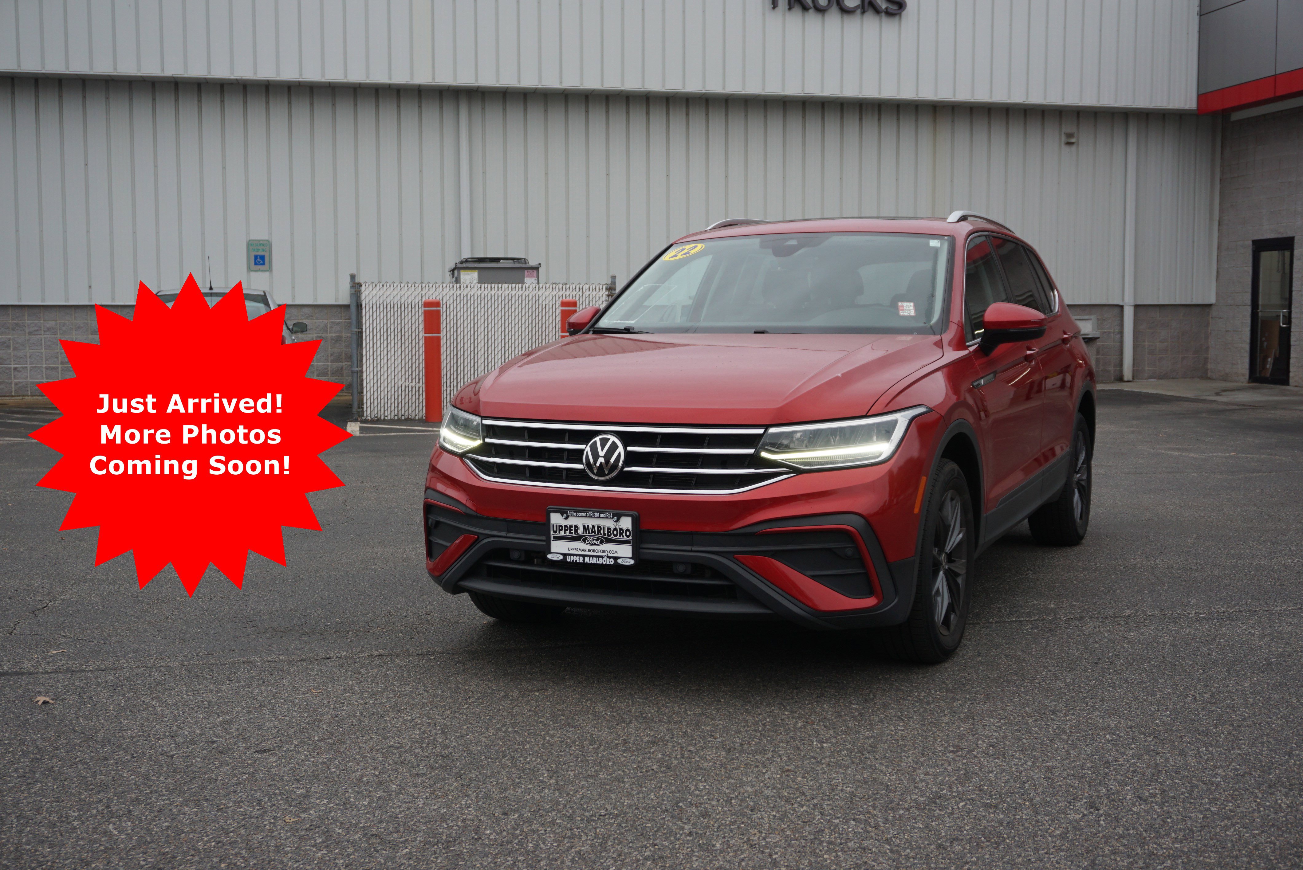Used 2022 Volkswagen Tiguan SE w/ Panoramic Sunroof Package