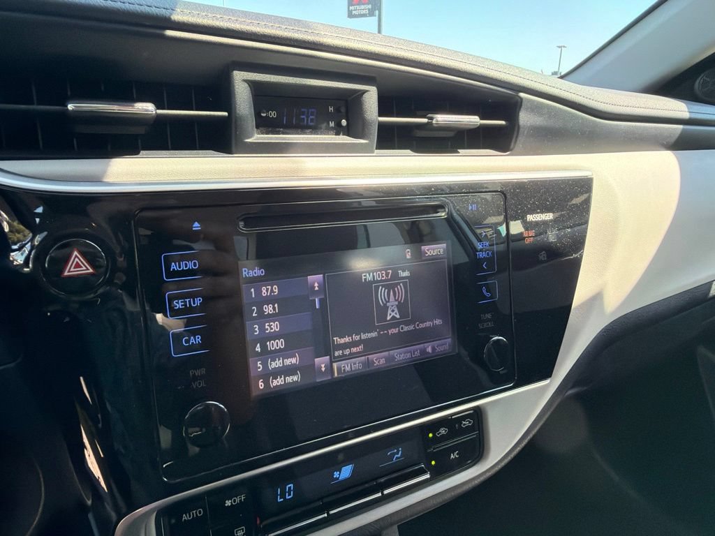 Used 2017 Toyota Corolla LE w/ Carpet Mat Package (TMS) FWD image 23