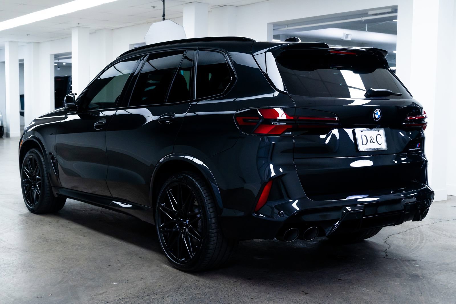 Used 2026 BMW X5 M Competition w/ Executive Package image 4