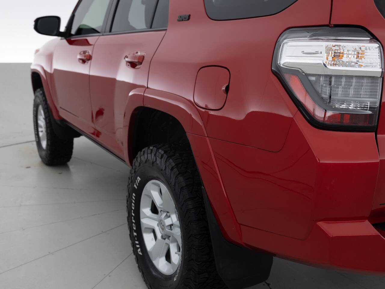 Used 2016 Toyota 4Runner SR5 Premium image 13