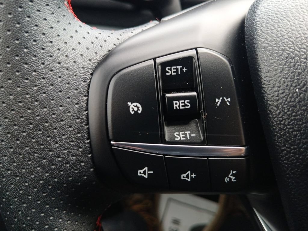 Used 2025 Ford Escape ST-Line AWD/4WD image 23
