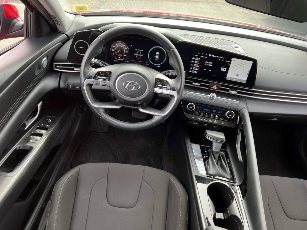 Certified 2023 Hyundai Elantra SEL w/ Convenience Package image 12
