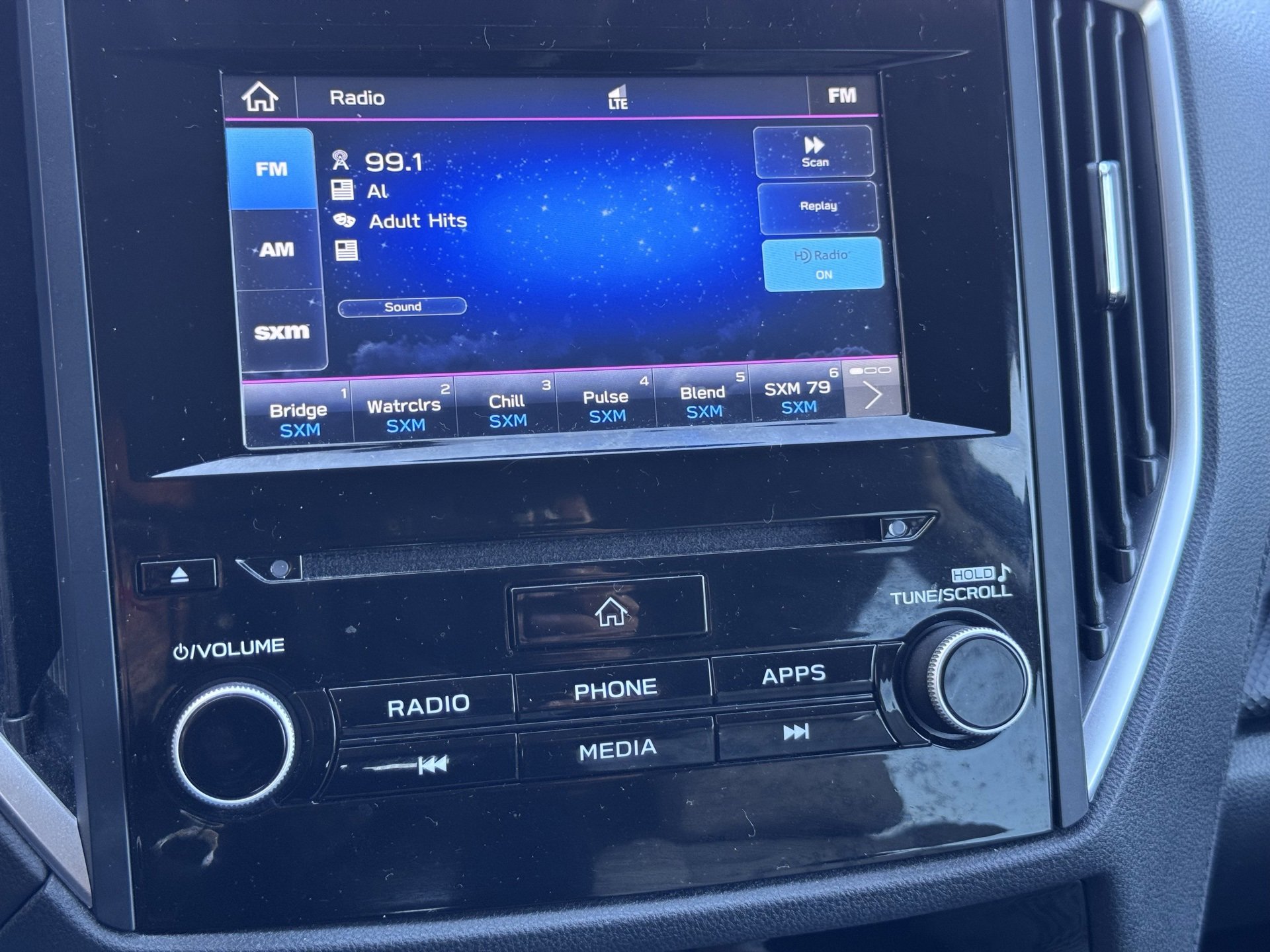 Used 2022 Subaru Forester Premium image 21