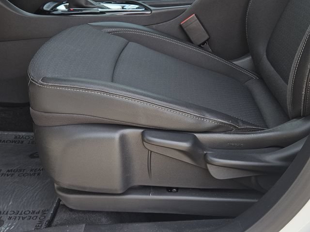 Used 2025 Buick Encore GX Preferred FWD image 23