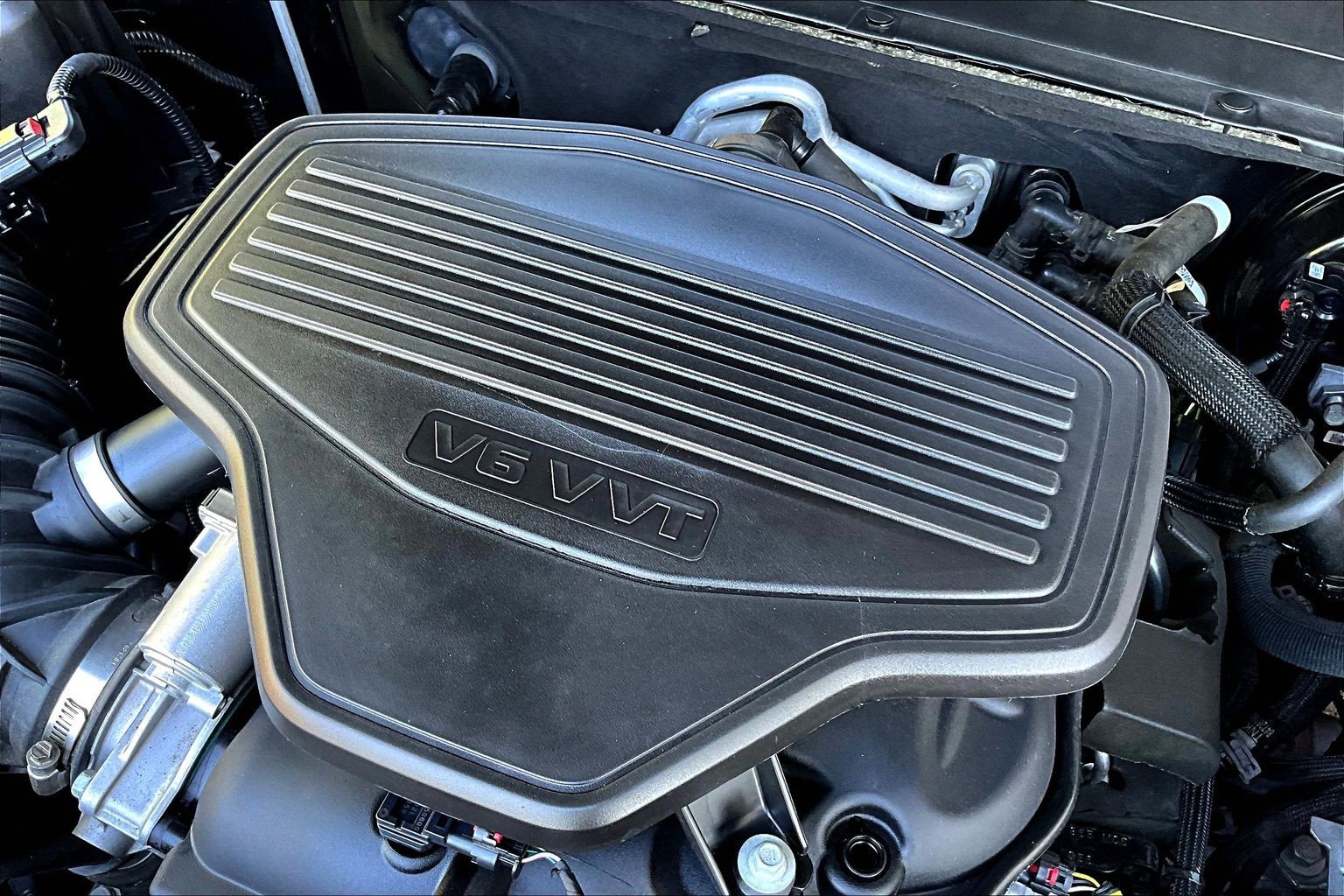 Used 2022 GMC Acadia AT4 w/ Technology Package image 32