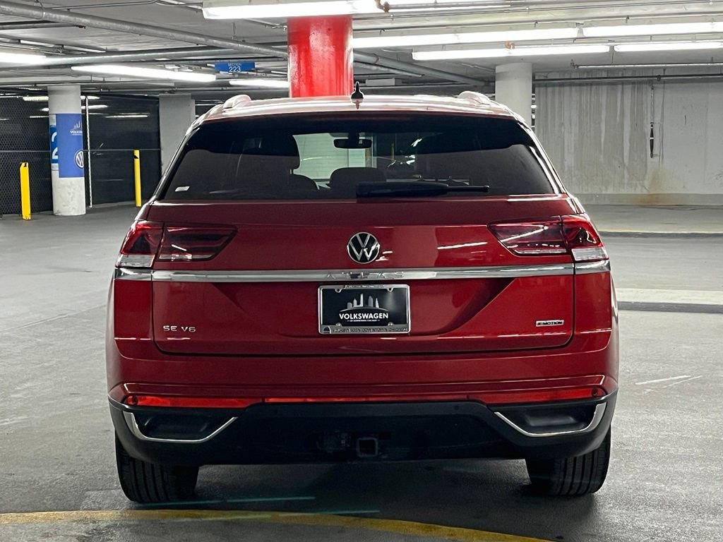 Certified 2022 Volkswagen Atlas Cross Sport SE w/ Panoramic Sunroof Package AWD/4WD image 31