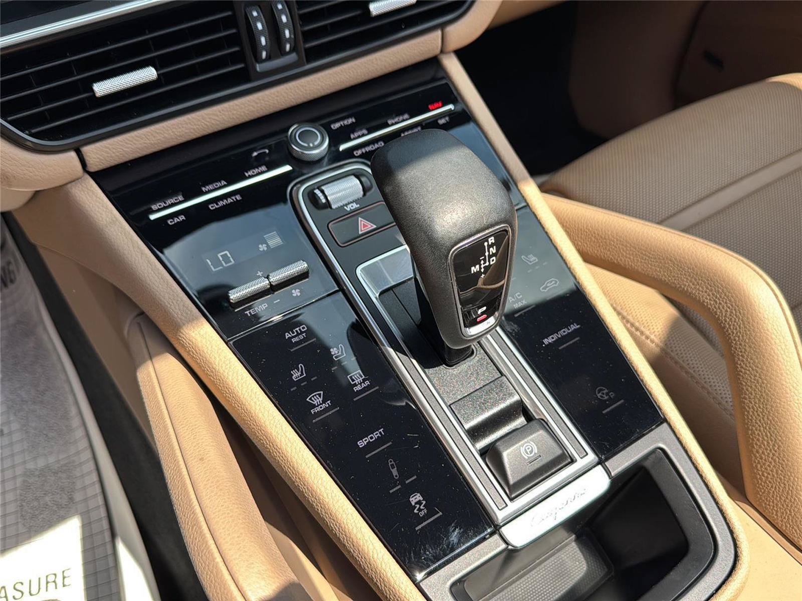 Used 2022 Porsche Cayenne Platinum Edition AWD/4WD image 20