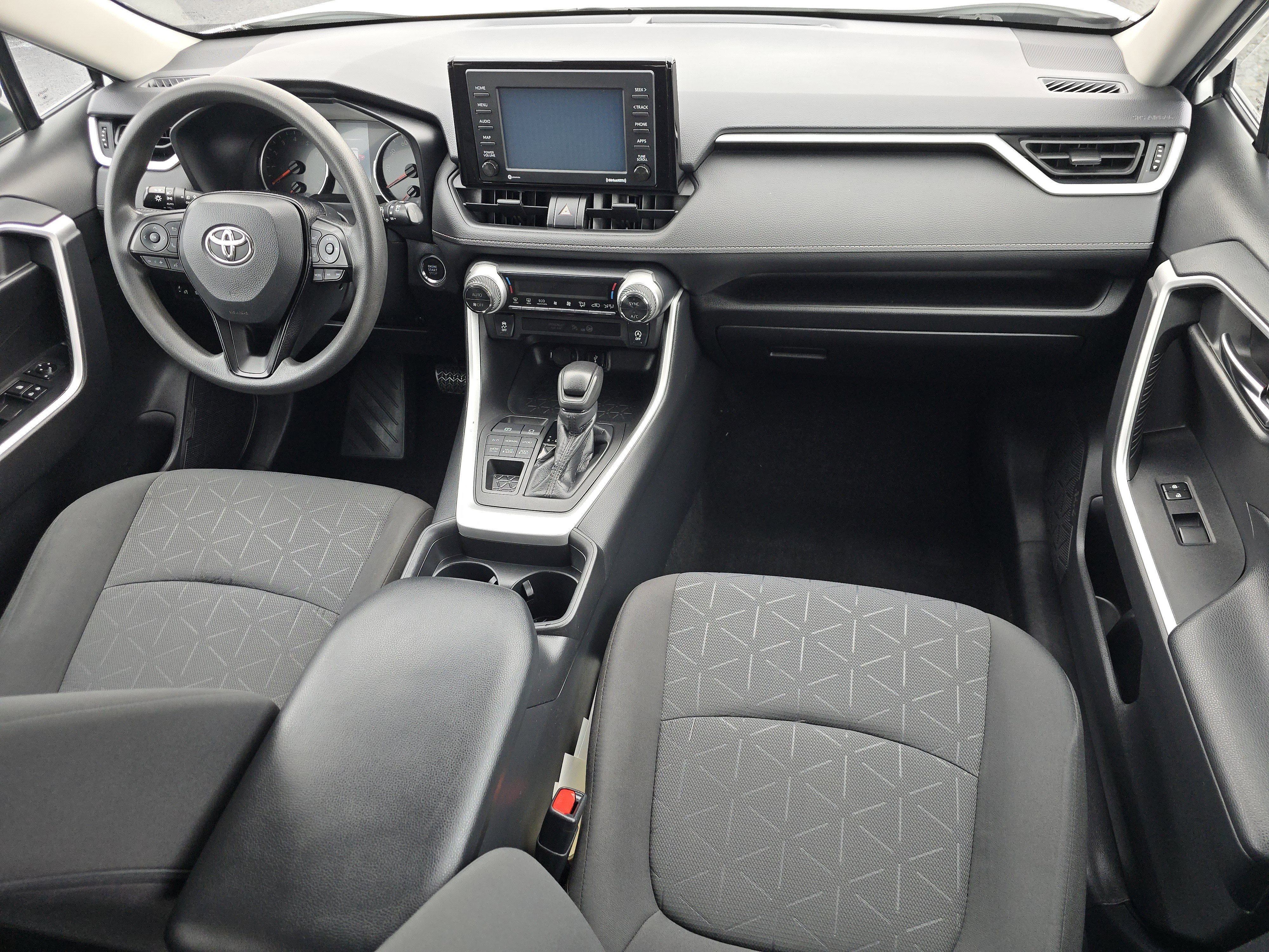 Used 2021 Toyota RAV4 XLE image 16