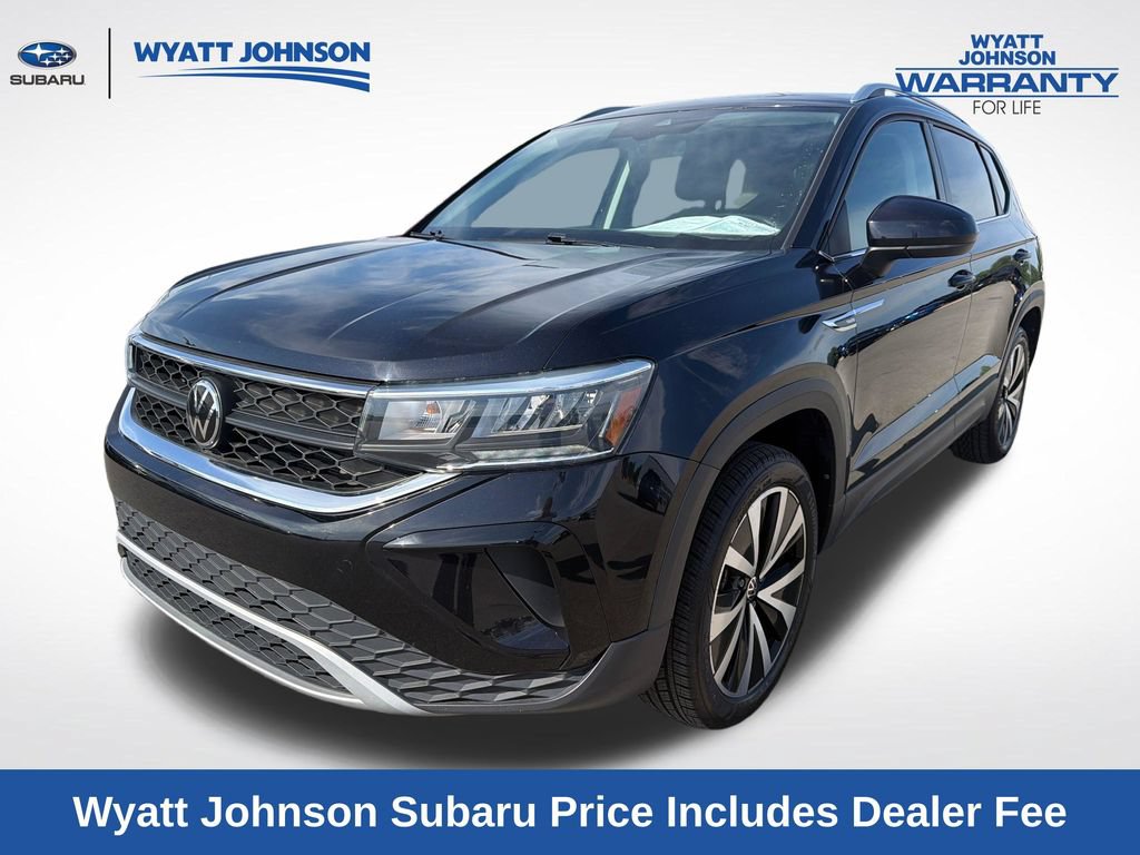 Used 2024 Volkswagen Taos SE FWD image 1