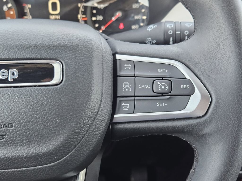 Used 2025 Jeep Compass Limited AWD/4WD image 34