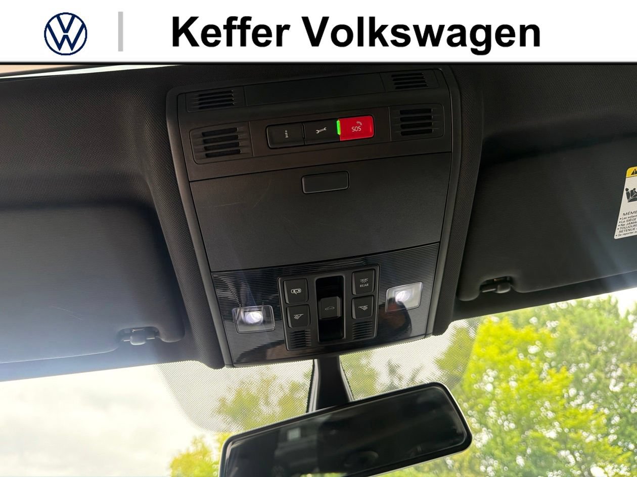 Used 2020 Volkswagen GTI SE FWD image 27