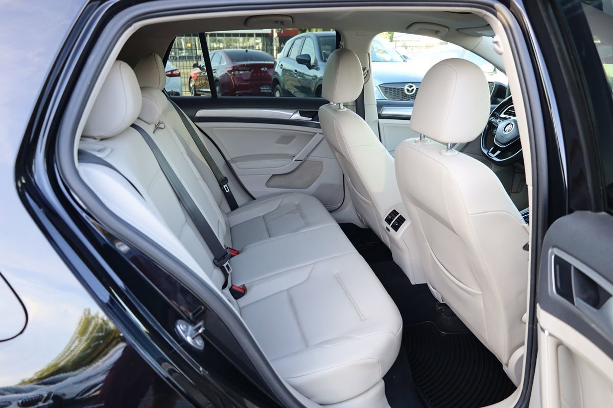 Used 2016 Volkswagen Golf SE FWD image 13