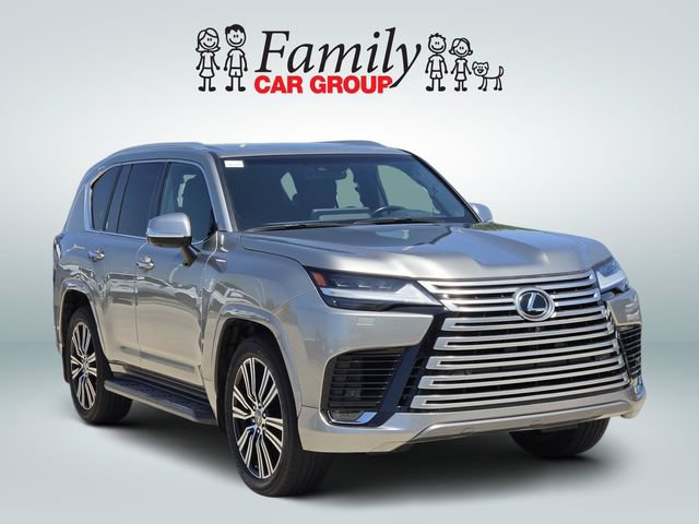Used 2023 Lexus LX 600 4WD w/ Luxury Package image 2