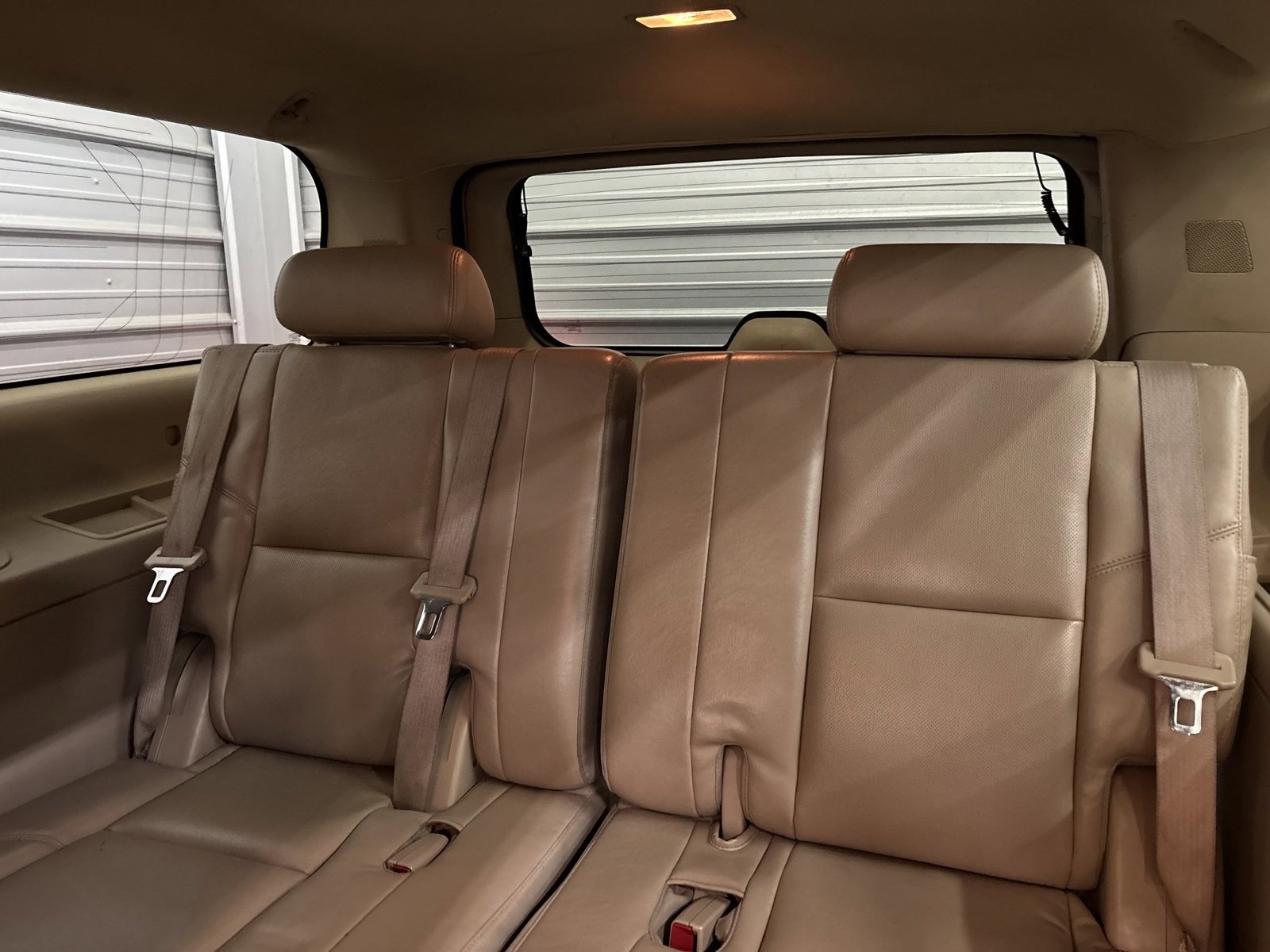 Used 2011 Cadillac Escalade ESV Premium image 26