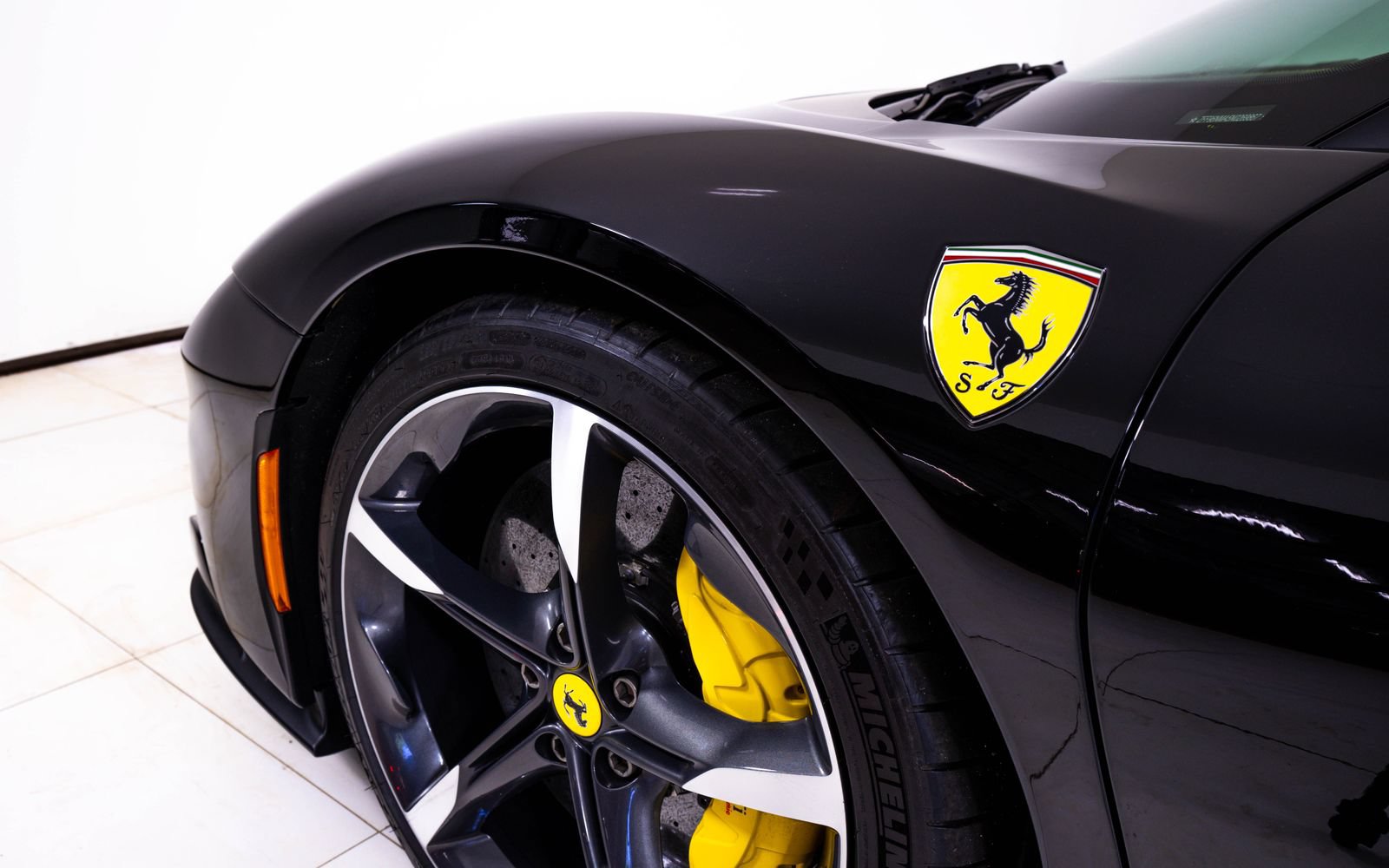 Used 2022 Ferrari SF90 Spider AWD/4WD image 18