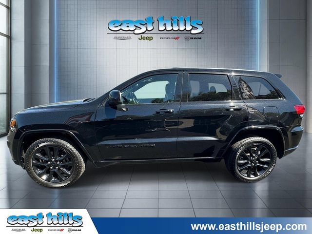Certified 2022 Jeep Grand Cherokee Laredo X AWD/4WD image 5