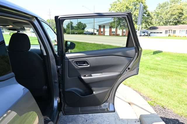Used 2024 Nissan Rogue S AWD/4WD image 20