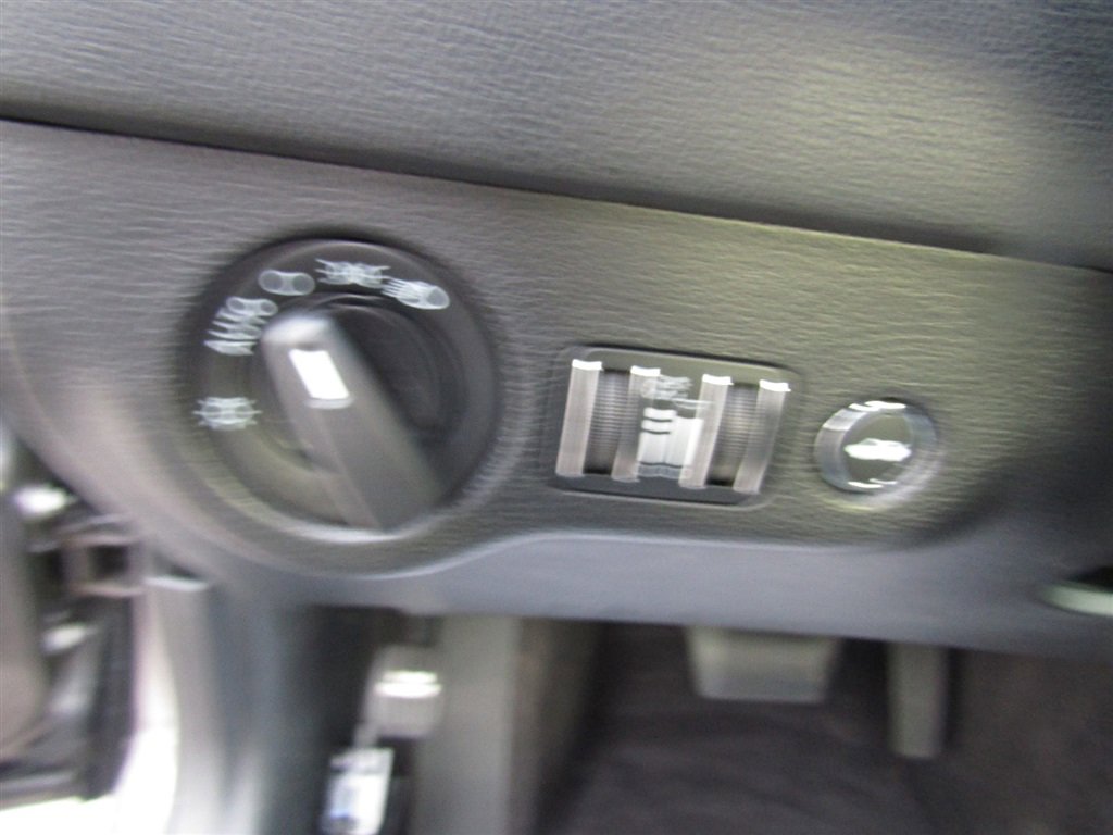 Used 2015 Dodge Charger SE w/ Sport Appearance Group image 31