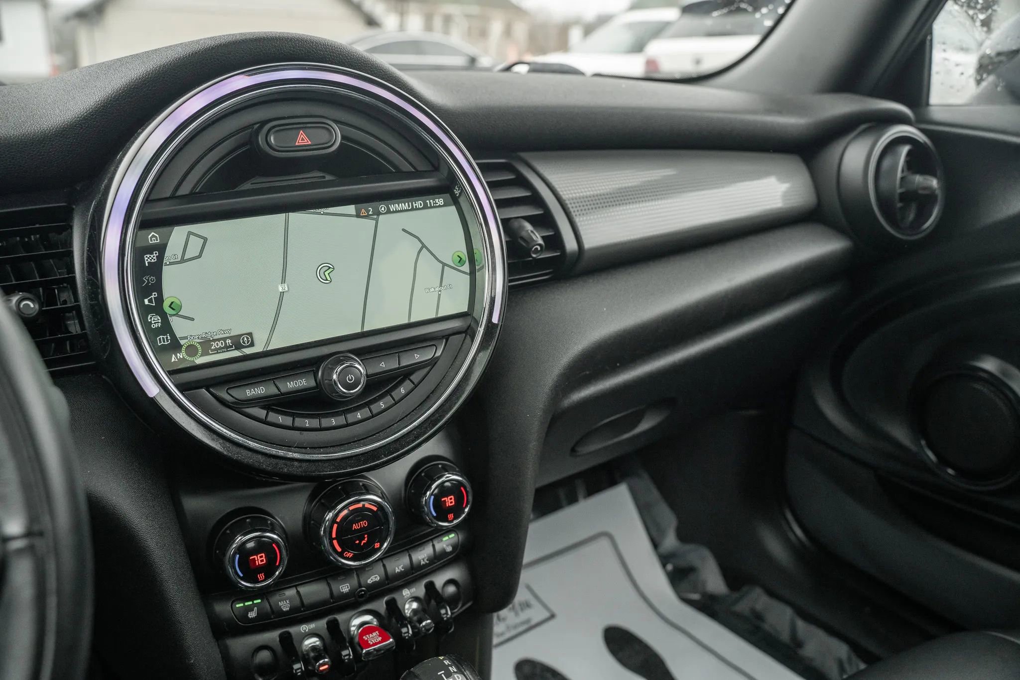 Used 2019 MINI Cooper 2-Door Hardtop image 16